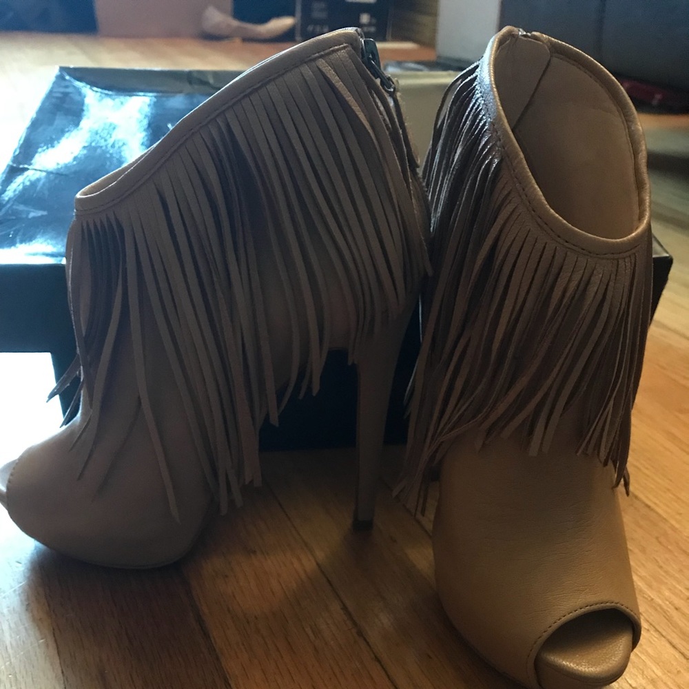 Boutique 9 shingle ankle boots